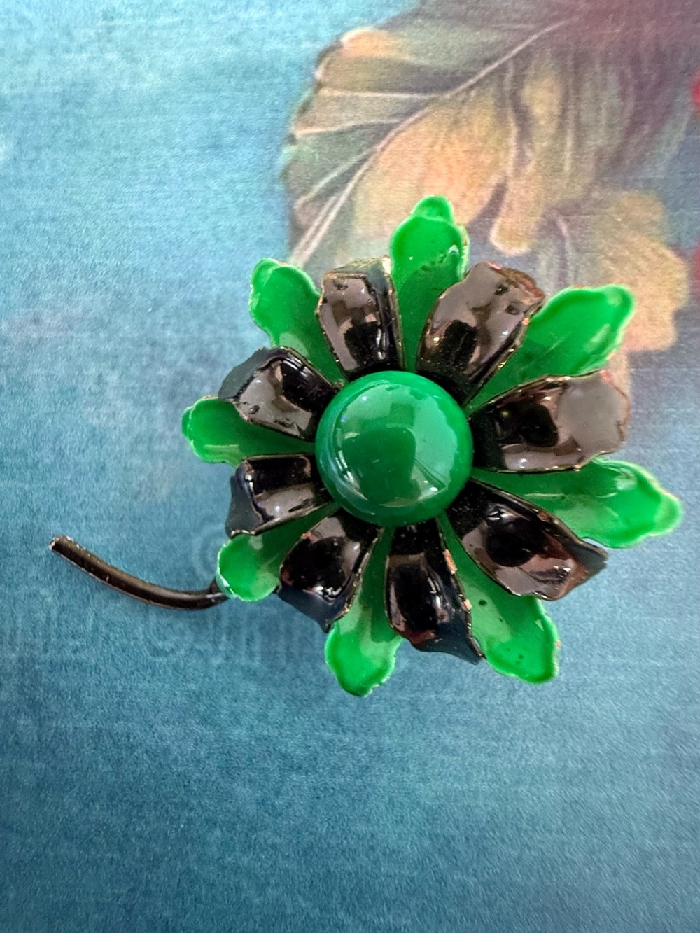 Green & Black Flower Brooch - Elegant Women’s Jewelry